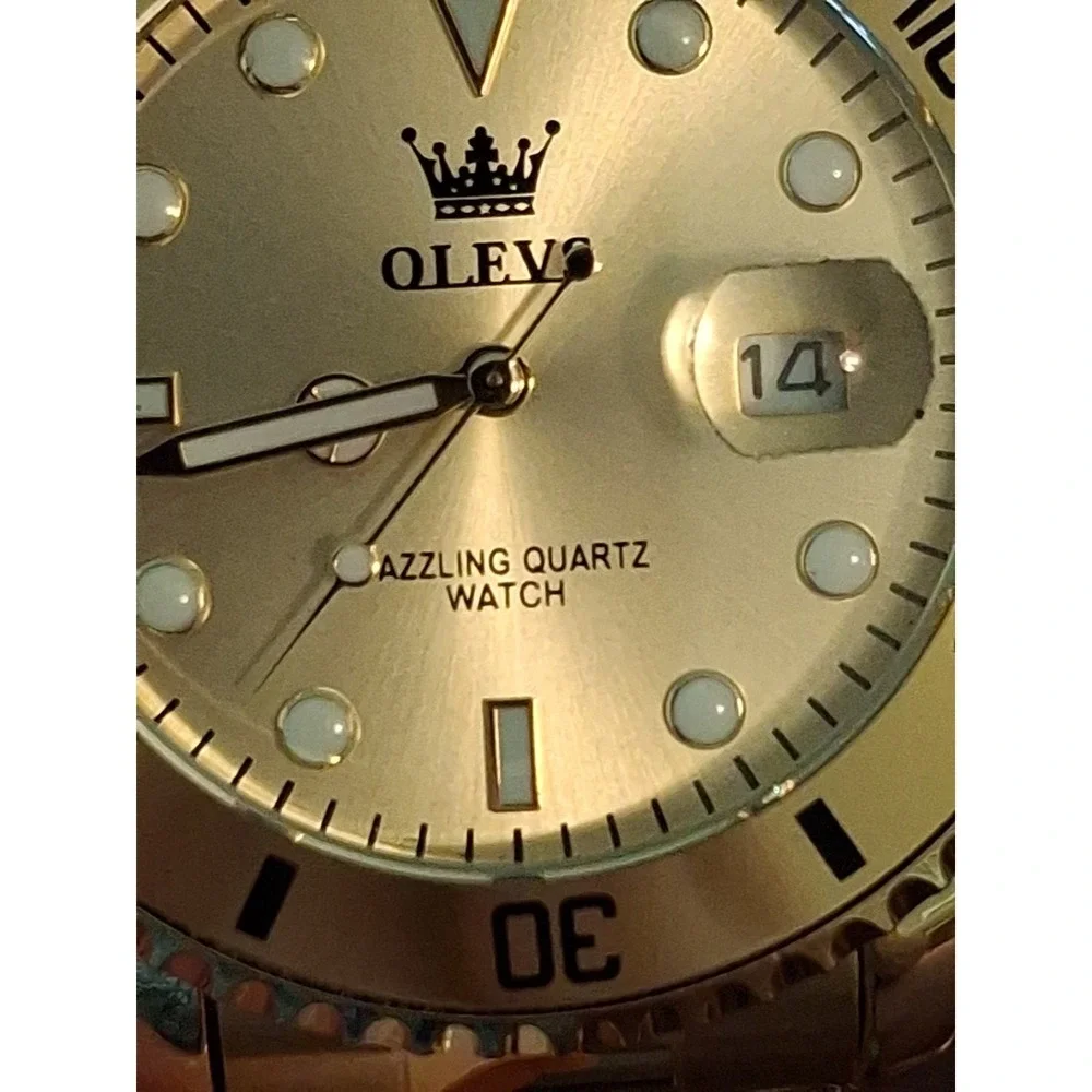 OLEVS 5885G 43mm Polished Goldtone Mens Watch,Day Indicator,Quartz Movement.